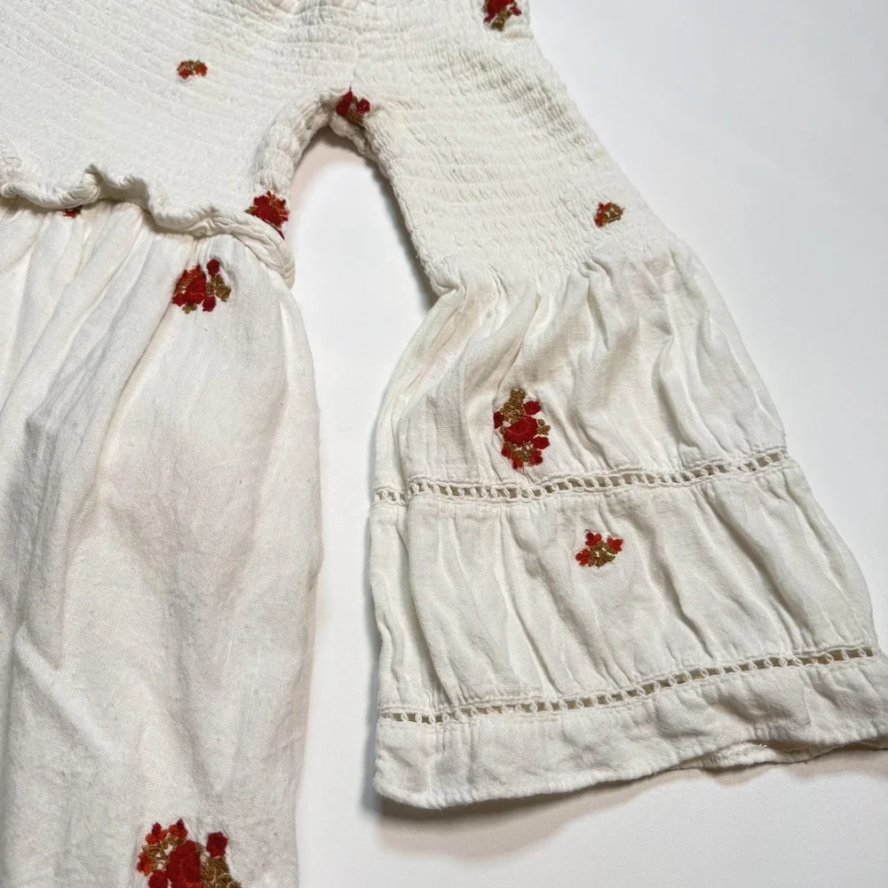 Free People Off Shoulder Boho Dress Womens XS White Floral Smocked Bell‎ Sleeve